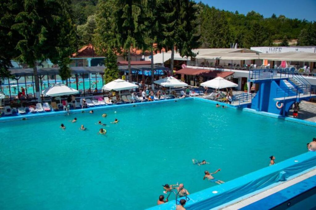 Stațiunea din România cu băi termale și cel mai pur aer. Ideal pentru pensionari