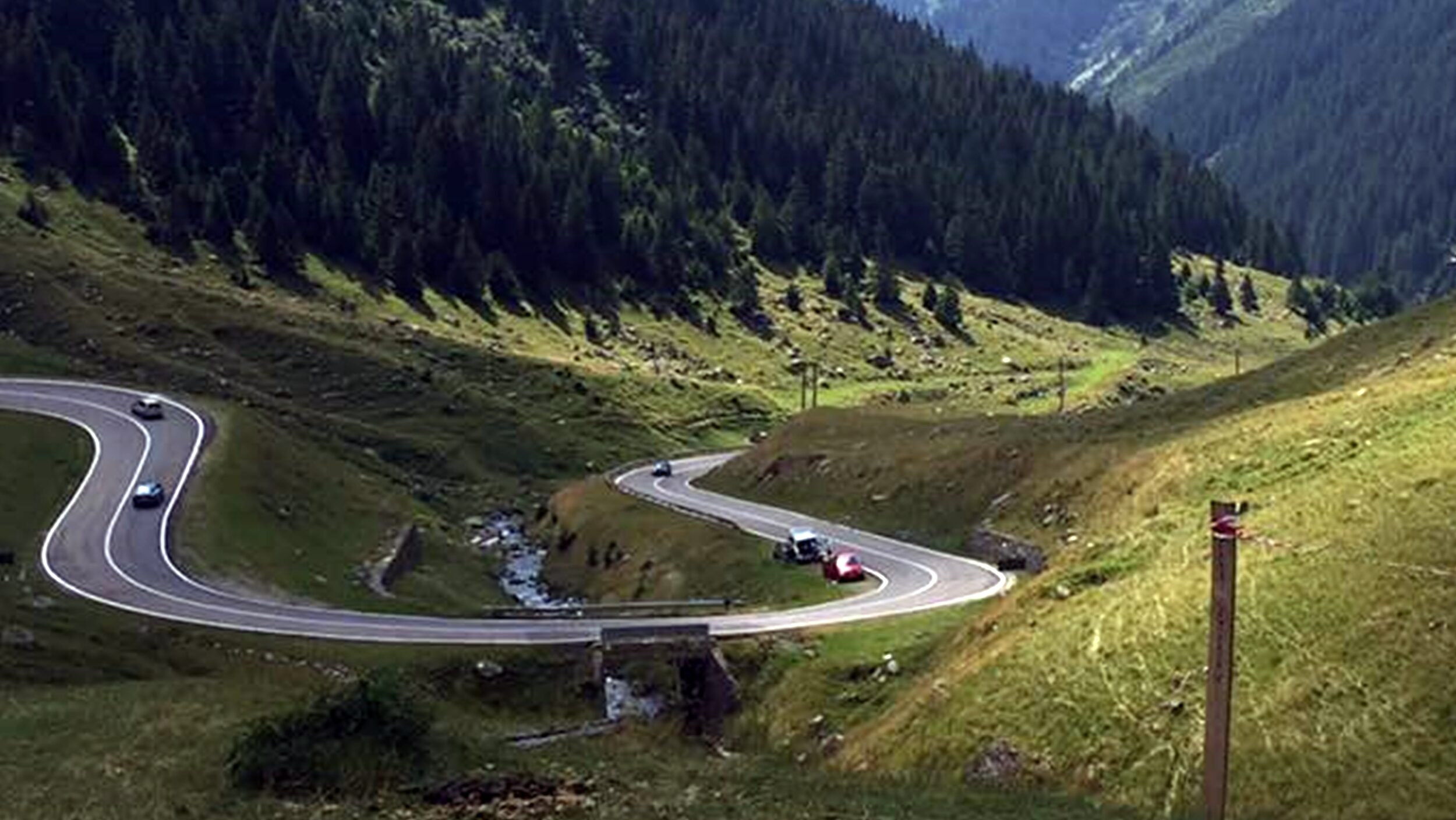 Restricții de circulație pe Transfăgărășan. Șoferi, îndemnați să evite zona