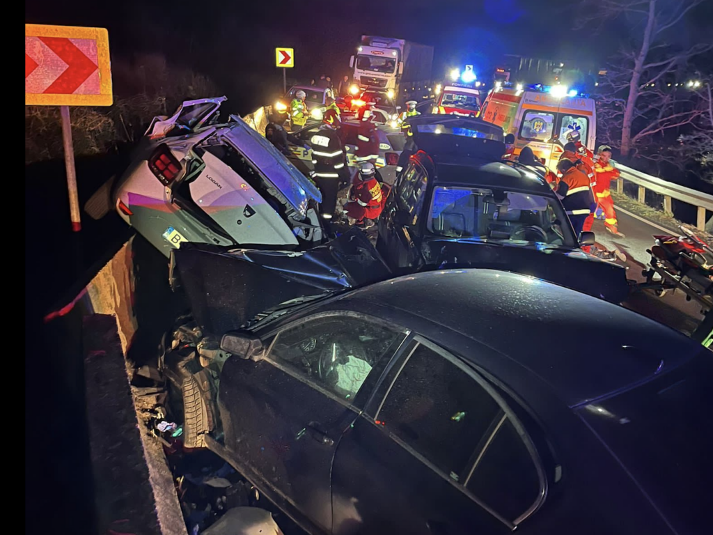 Șoferul care a omorât patru spanioli, judecat. Se lovea cu capul de tetieră