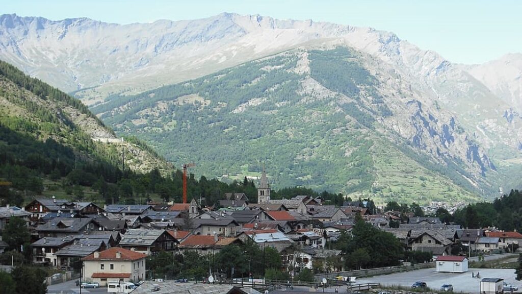 Un oraș din Italia, îngropat în noroi