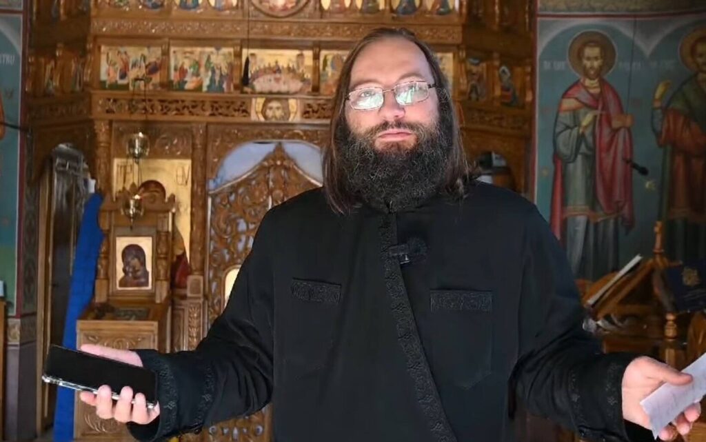 Bunătatea preotului Dan Damaschin. A salvat o mamă cu 6 copii dintr-un bordei