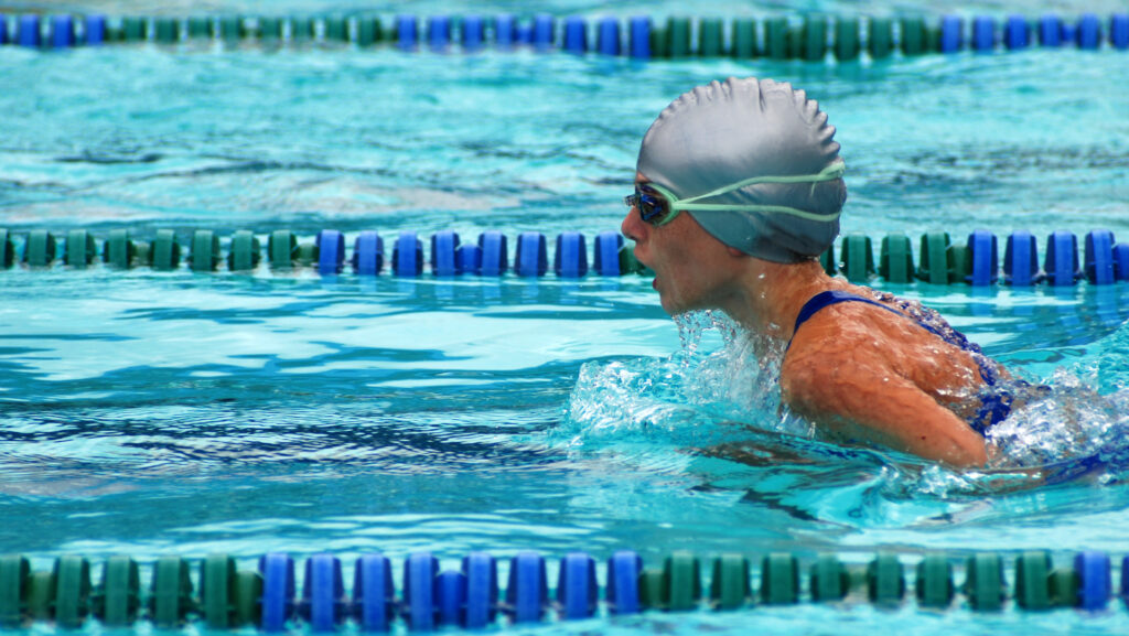 Moartea suspectă a unei înotătoare olimpice. A fost găsită de fiica sa