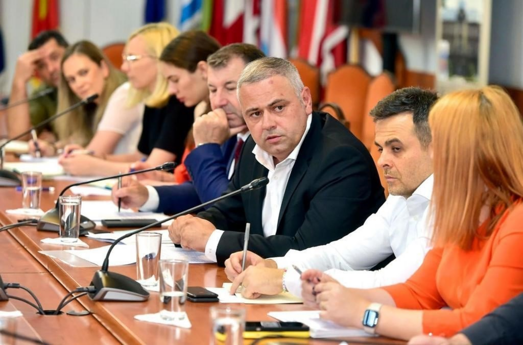 Vom cumpăra mai ieftin... românește!
