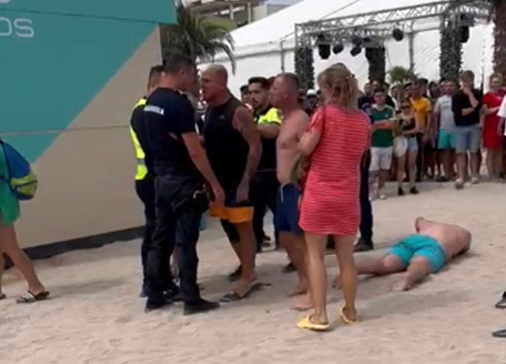 Scandalagii de la Costinești au fost reținuți. De pe plajă, direct în arestul Poliției