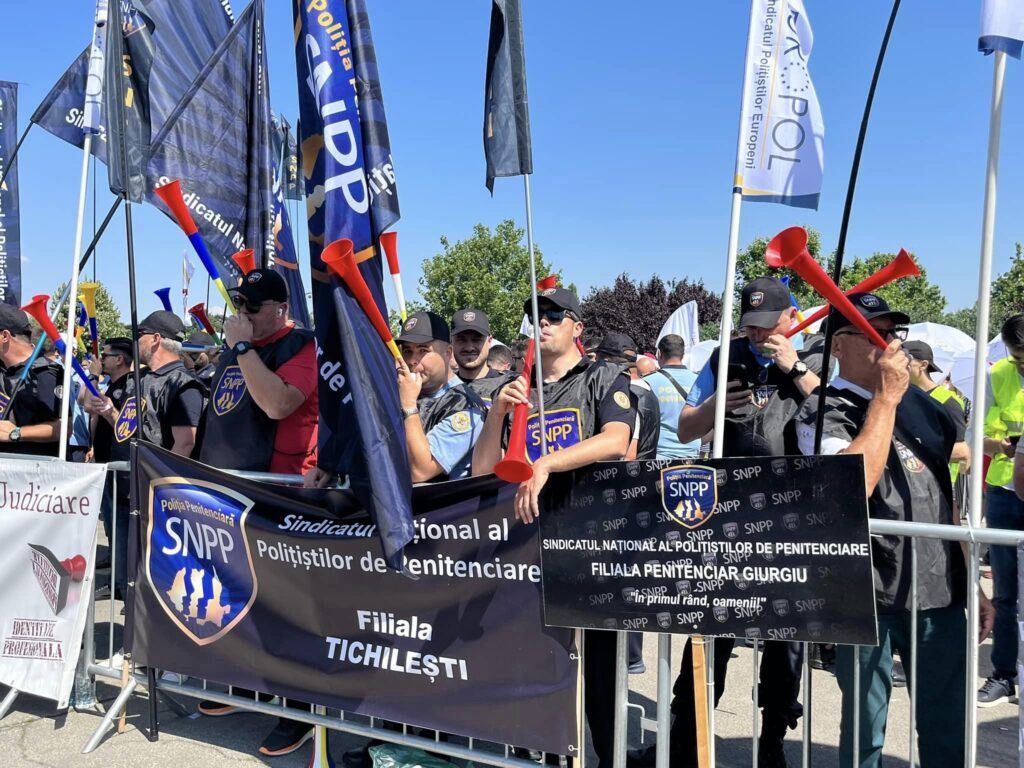 Polițiștii cer salarii mai mari și alte beneficii