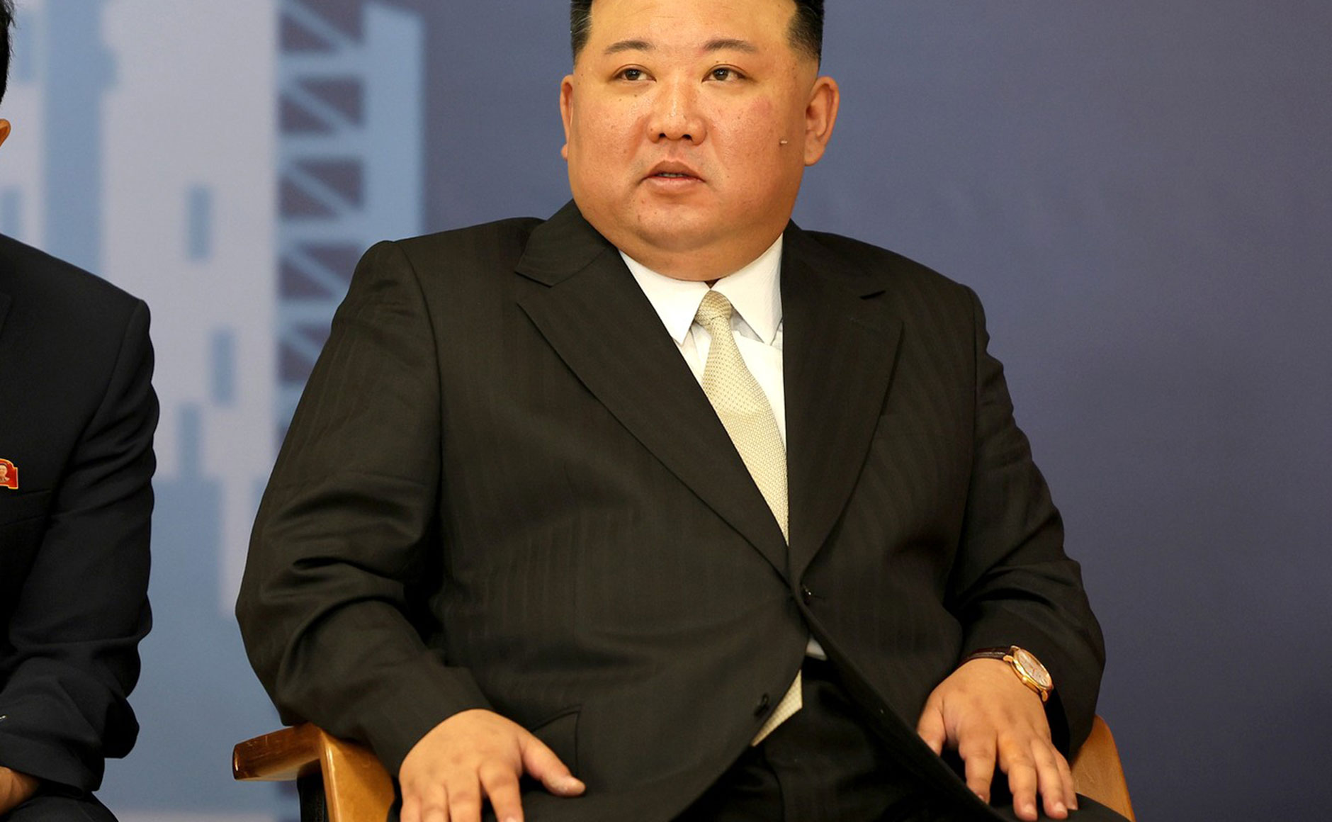 Kim Jong Un laudă soldații care se sinucid pentru a evita capturarea: Războinici și patrioți loiali ai partidului