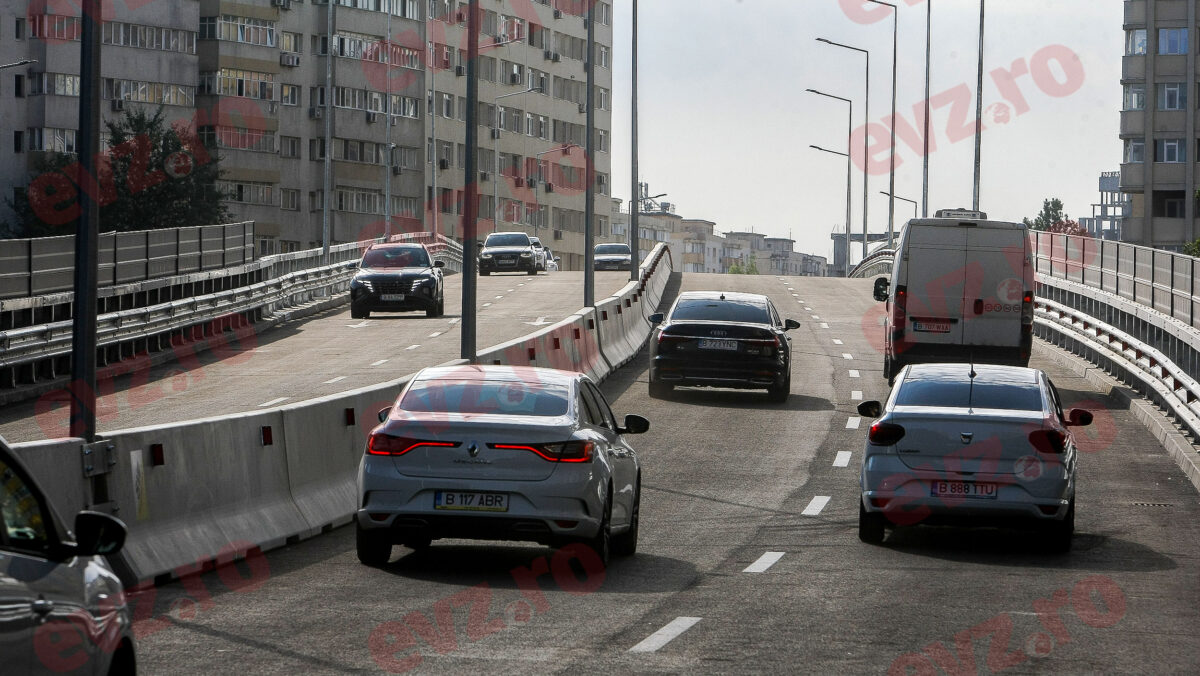 Canicula face victime pe șosele. Accident grav pe o șosea denivelată de căldură