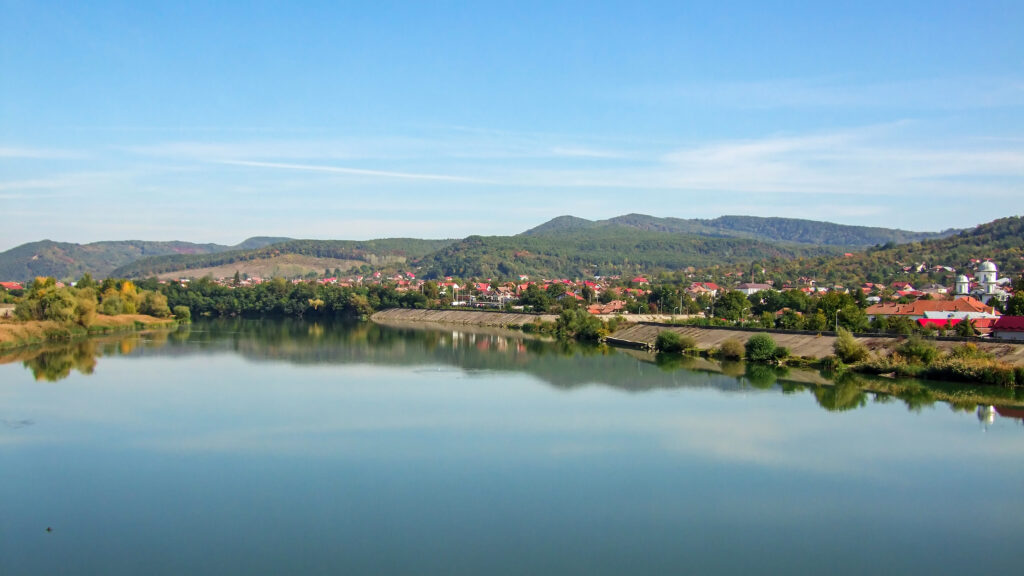 Orașul din România care îi lasă muți de uimire pe turiștii străini. Vloggerii îl promovează frenetic