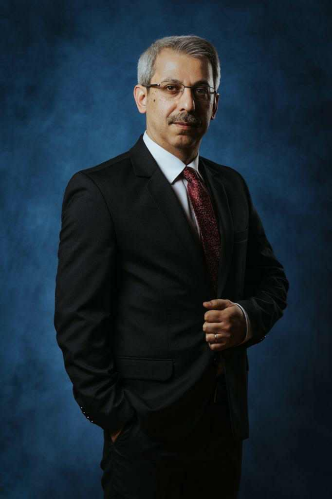 Un avocat bucureștean ar putea demola Reforma Austerității, adoptată prin asumarea răspunderii Guvernului. Cade Legea la CCR?