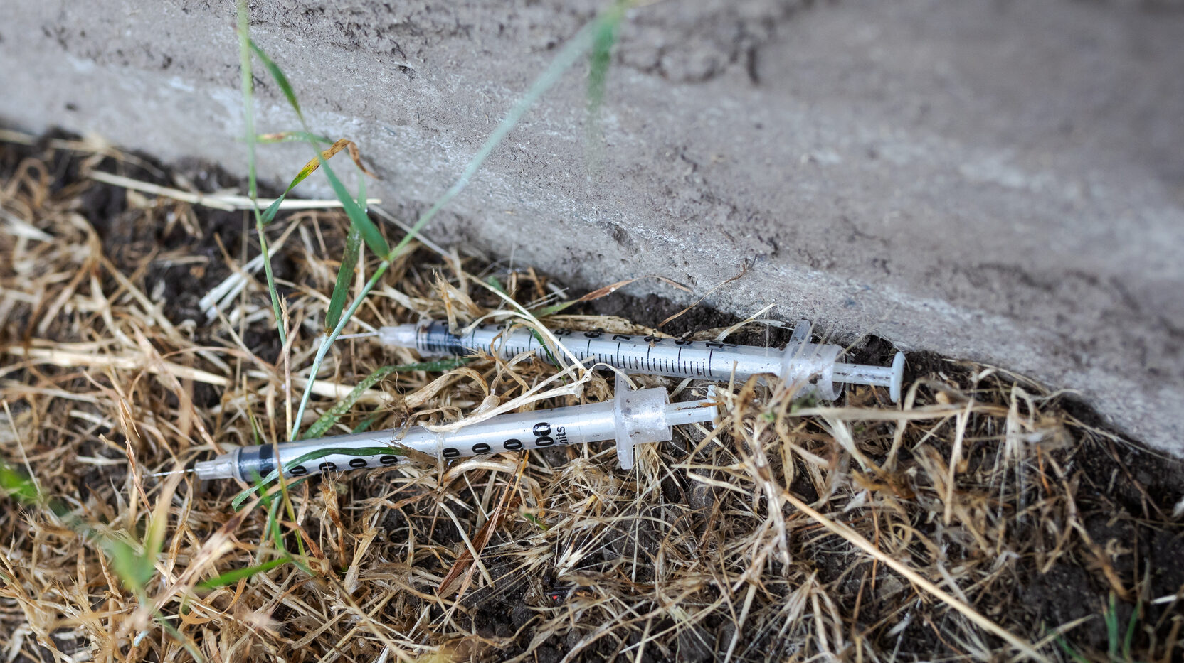 Avertisment dur pentru școlile din Chișinău. Rețelele de droguri își extind operațiunile, profesorii sunt chemați să intervină Video