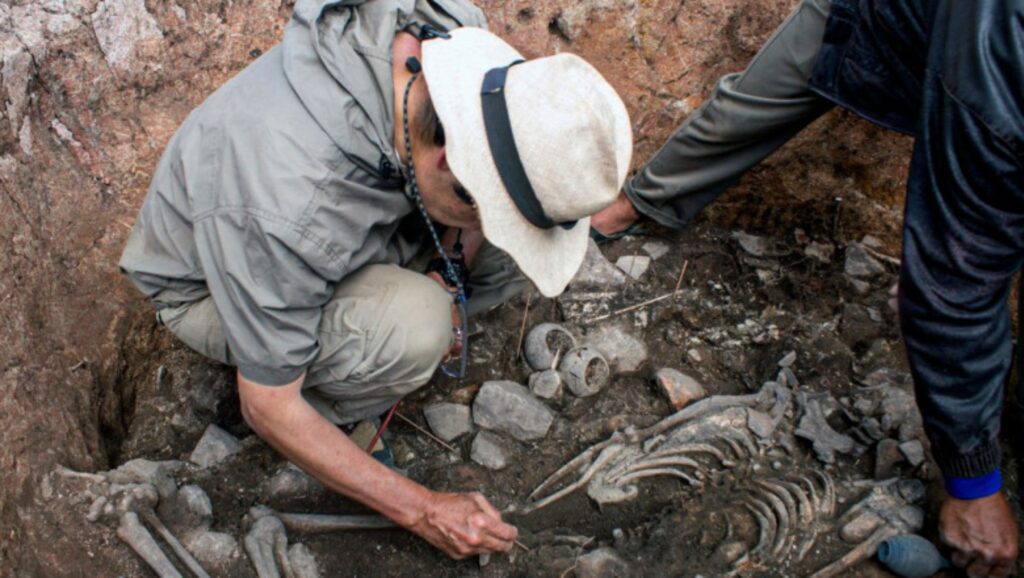 Misterul preotului din Pacopampa. A fost descoperit în mormânt, cu fața în jos