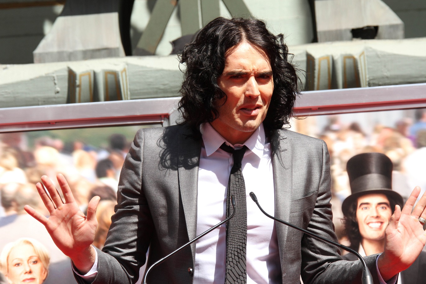 Russell Brand, vizat de două noi acuzații de abuz. Actorul se va prezenta în fața instanței în ianuarie