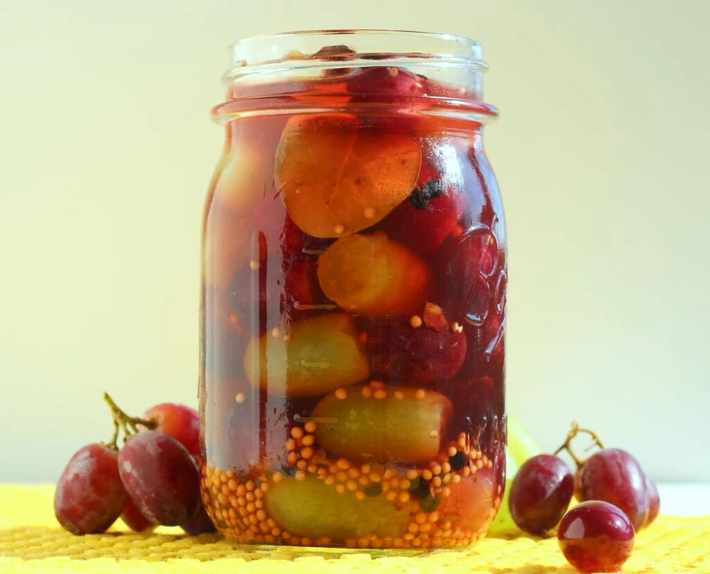 Reţetele toamnei. Cum punem strugurii la murat