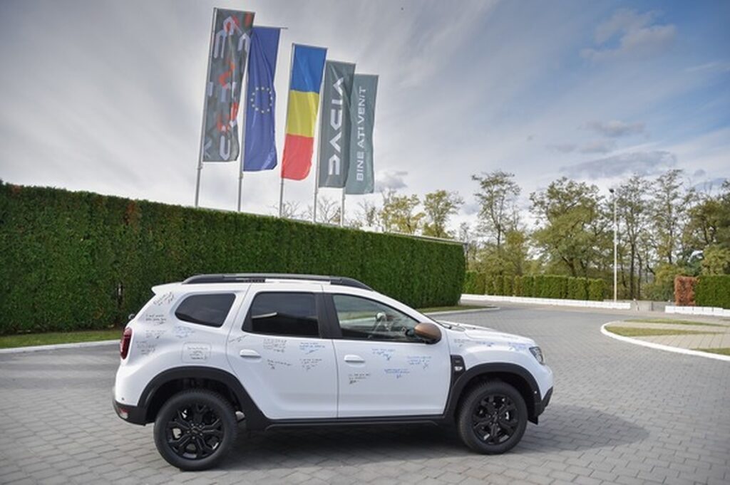 Dacia Duster 2 rămâne în istorie. O mașină în variantă Extreme va pleca într-un turneu european
