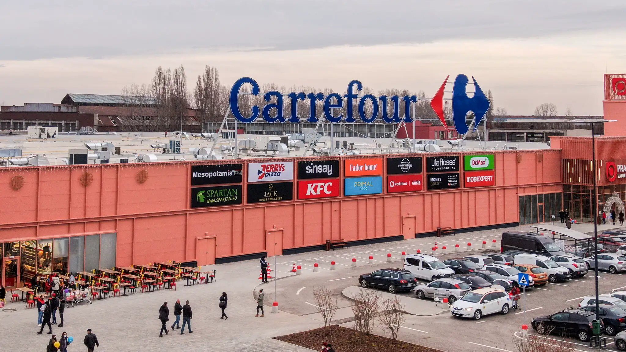 Retragerea „Carrefour” în „cheie” istorică