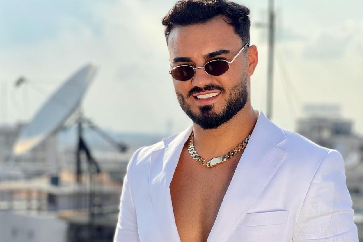 Jador, terorizat de o doamnă în vârstă: Îmi dă tot timpul mesaje