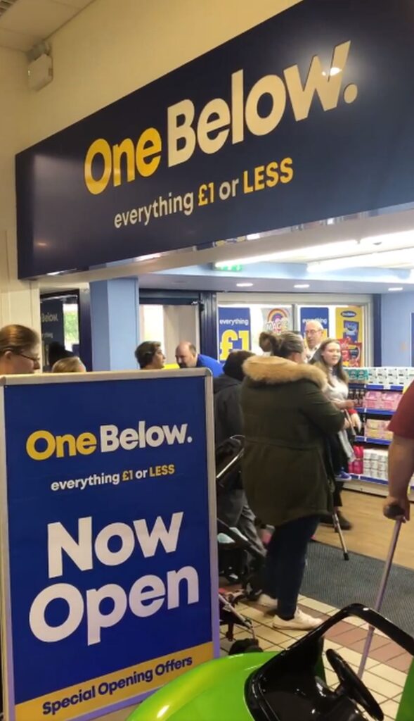 Un simpatizant Hamas a amenințat-o pe angajata unui magazin din Marea Britanie că o să-i taie capul