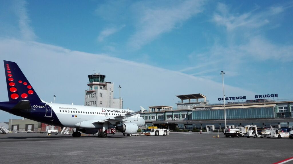 Europa sub teroare. Amenințare cu bomba pe aeroportul Ostende-Bruges