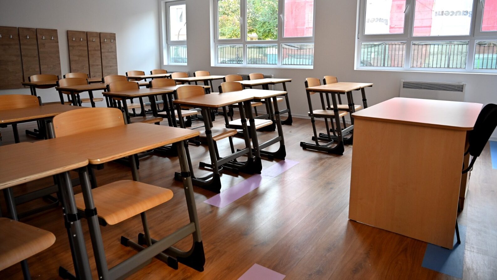 Incident violent într-o școală din Cluj. Trei persoane au fost rănite