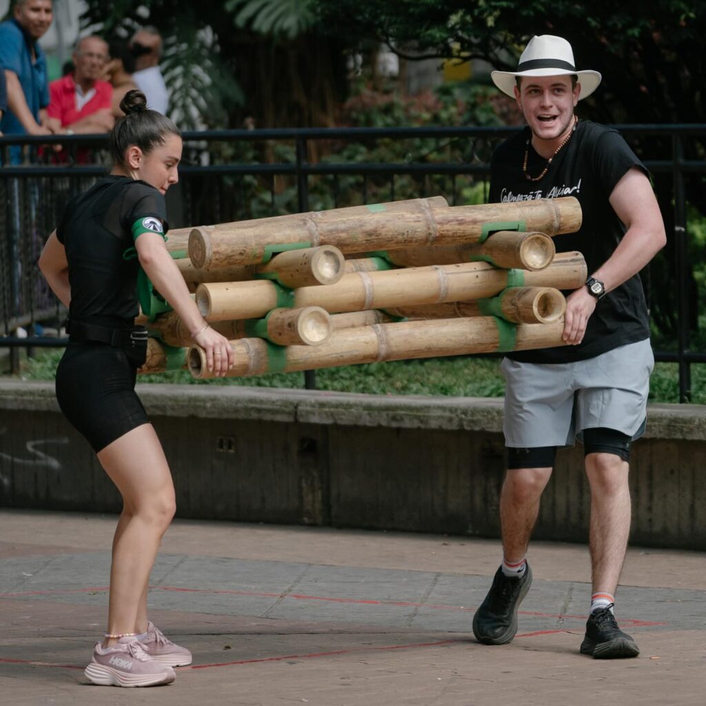 Alexia Eram și-a dat de gol mama la America Express. Detalii din viața jurnalistei Andreea Esca