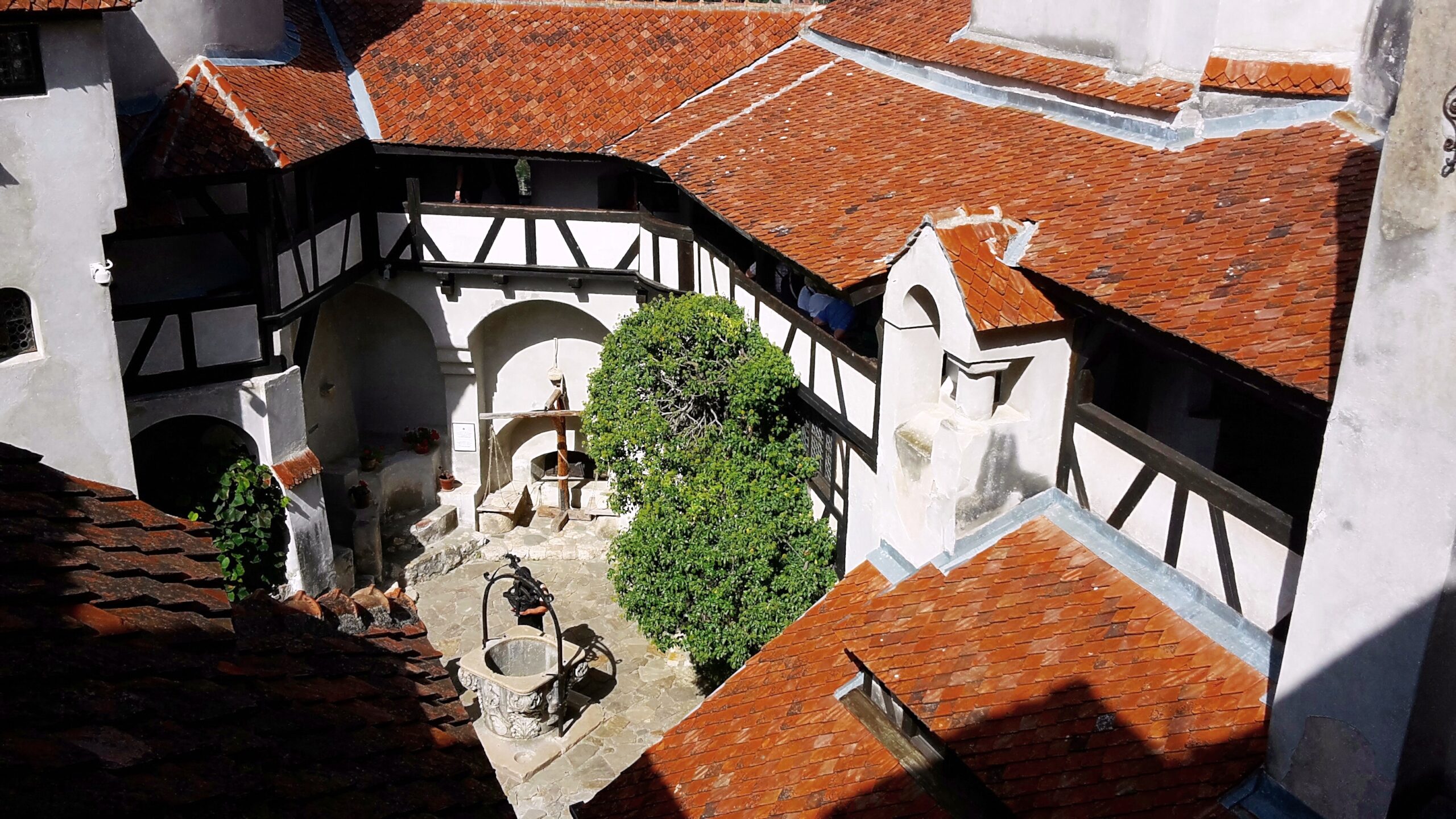 Castelul Bran, printre cele mai misterioase locuri din lume. Ce spune Yahoo despre legenda lui Dracula