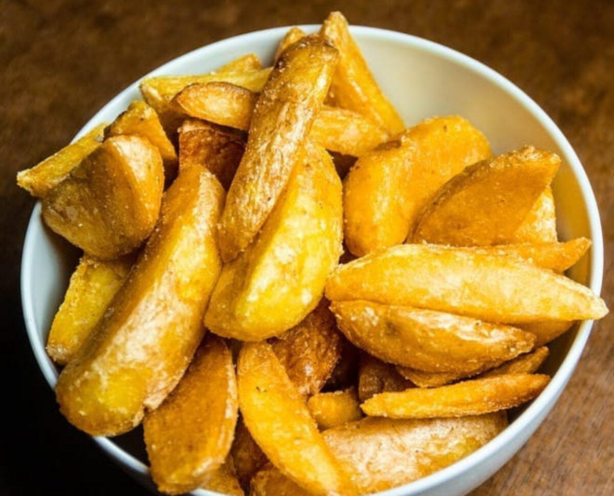 De ce e bine să mâncăm cartofi prăjiți sărați, vara. Explicația unui medic