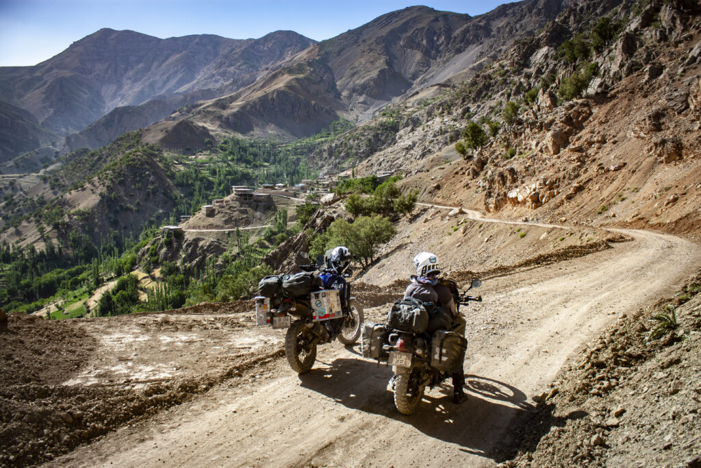 Horoscopul lui Dom’ Profesor – 4,5 noiembrie 2023. Denisa și Radu, din nou în Iran