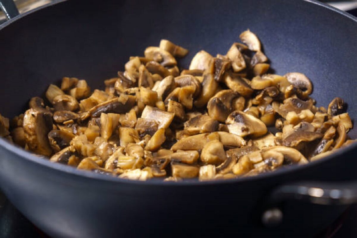 Ciupercile, de nelipsit în Postul Crăciunului. O rețeta-minune căreia nu-i poți rezista