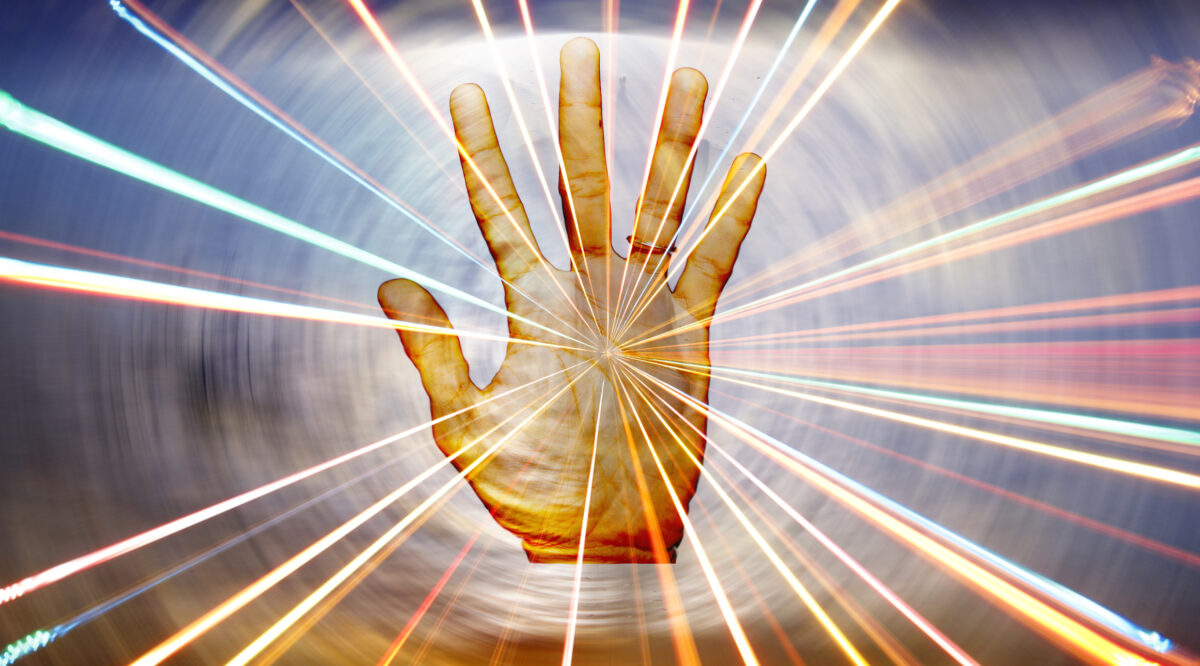 Dumnezeu lucrează cu materialul clientului într-un fel, dar tot el e cel care a dat materialul