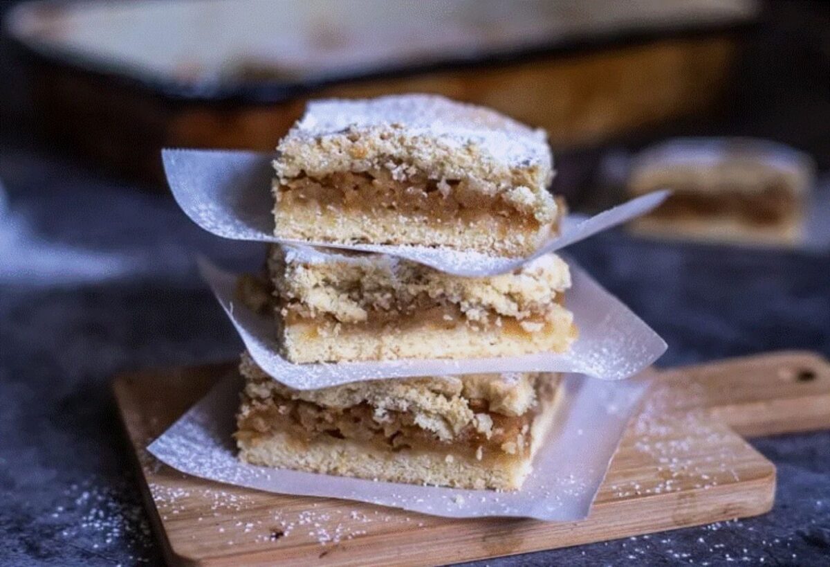 Plăcintă de post cu mere. Reţetă din Croaţia