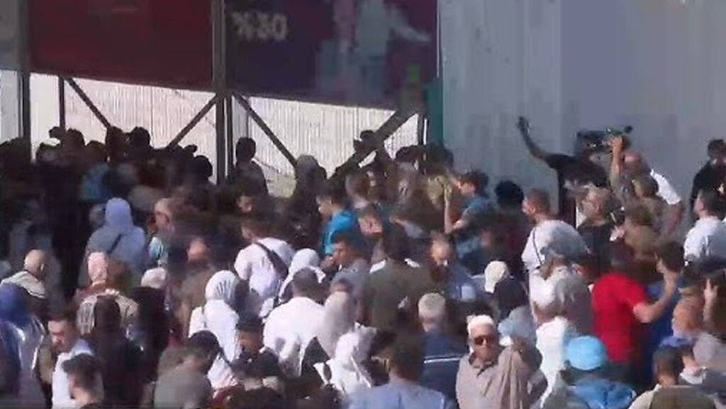 Un alt grup de 26 de cetățeni români așteaptă evacuarea din Gaza