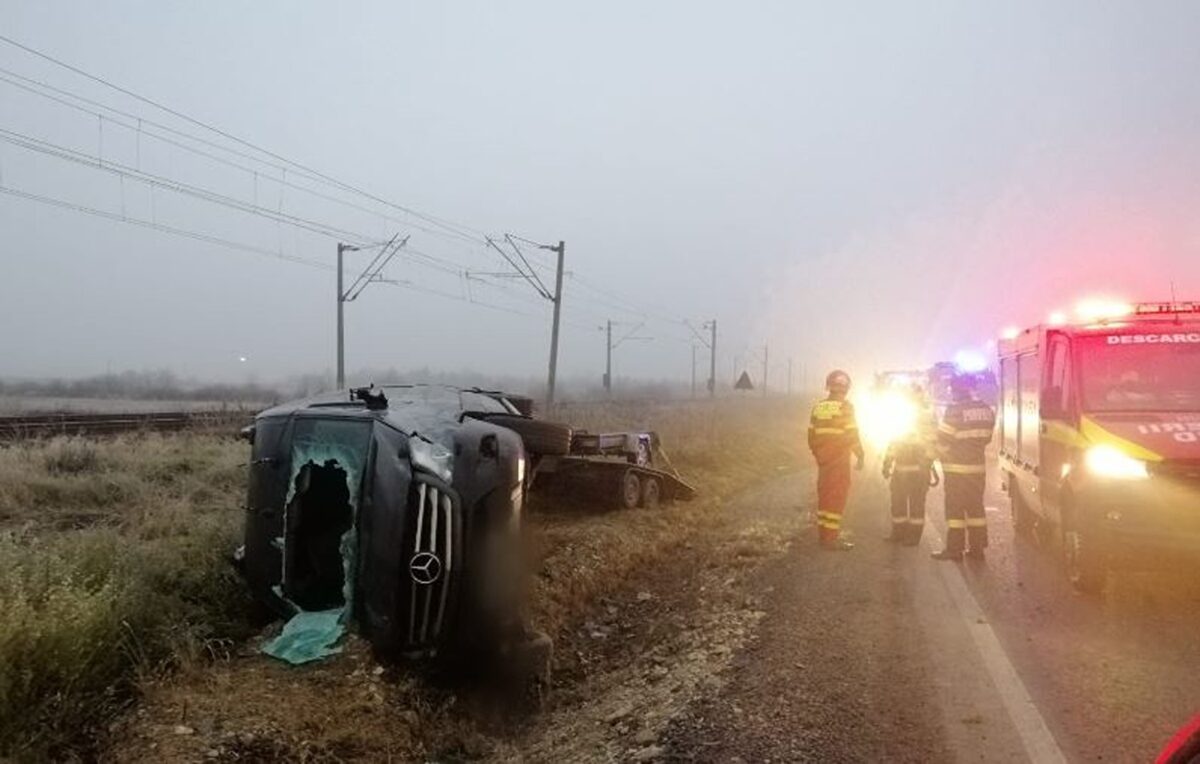 Accident de microbuz, lângă Cluj. Pasageri în pericol