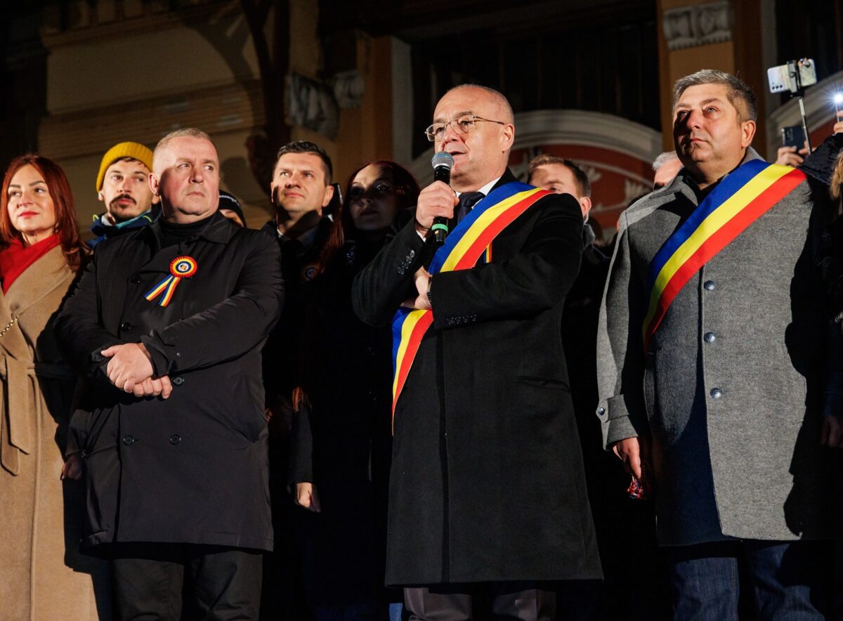 Emil Boc a ratat evenimentele de 1 Decembrie. Unde a fost surprins edilul