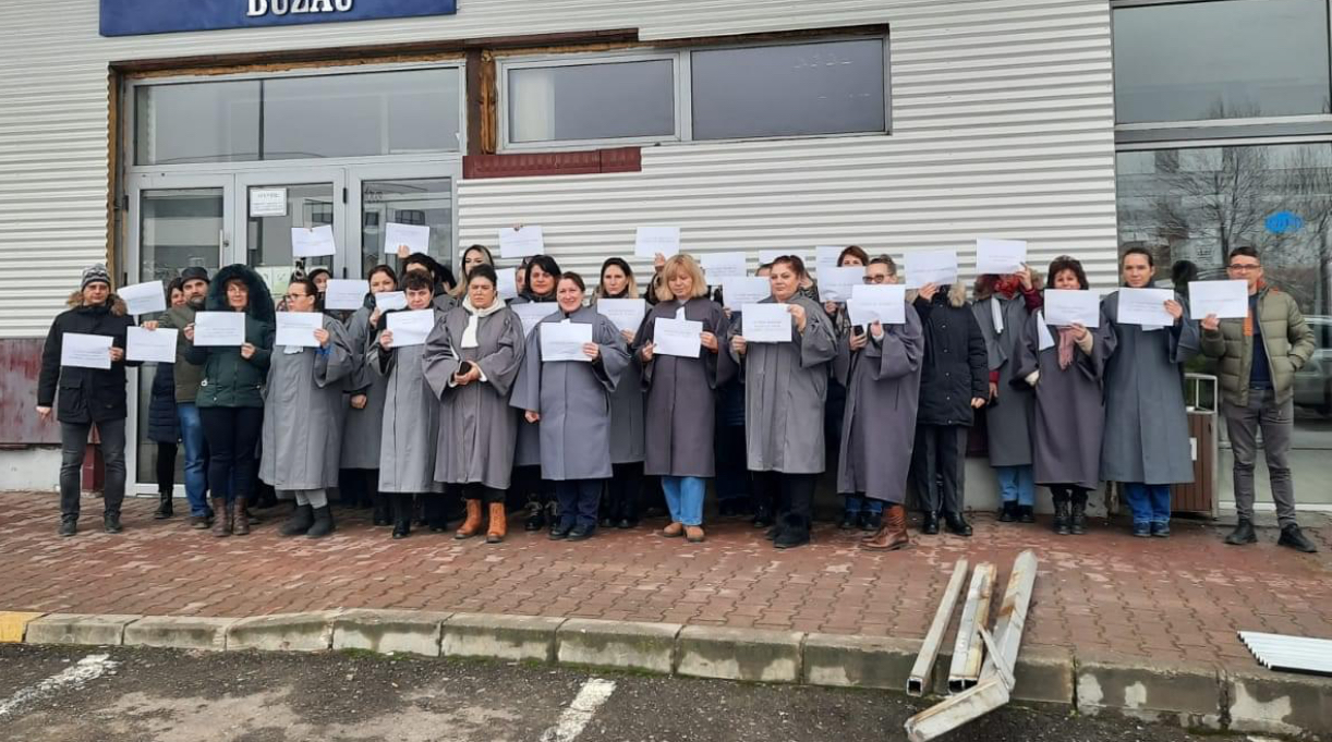 Instanțele și parchetele, blocate între 8:00 și 12:00 de protestul personalului auxiliar