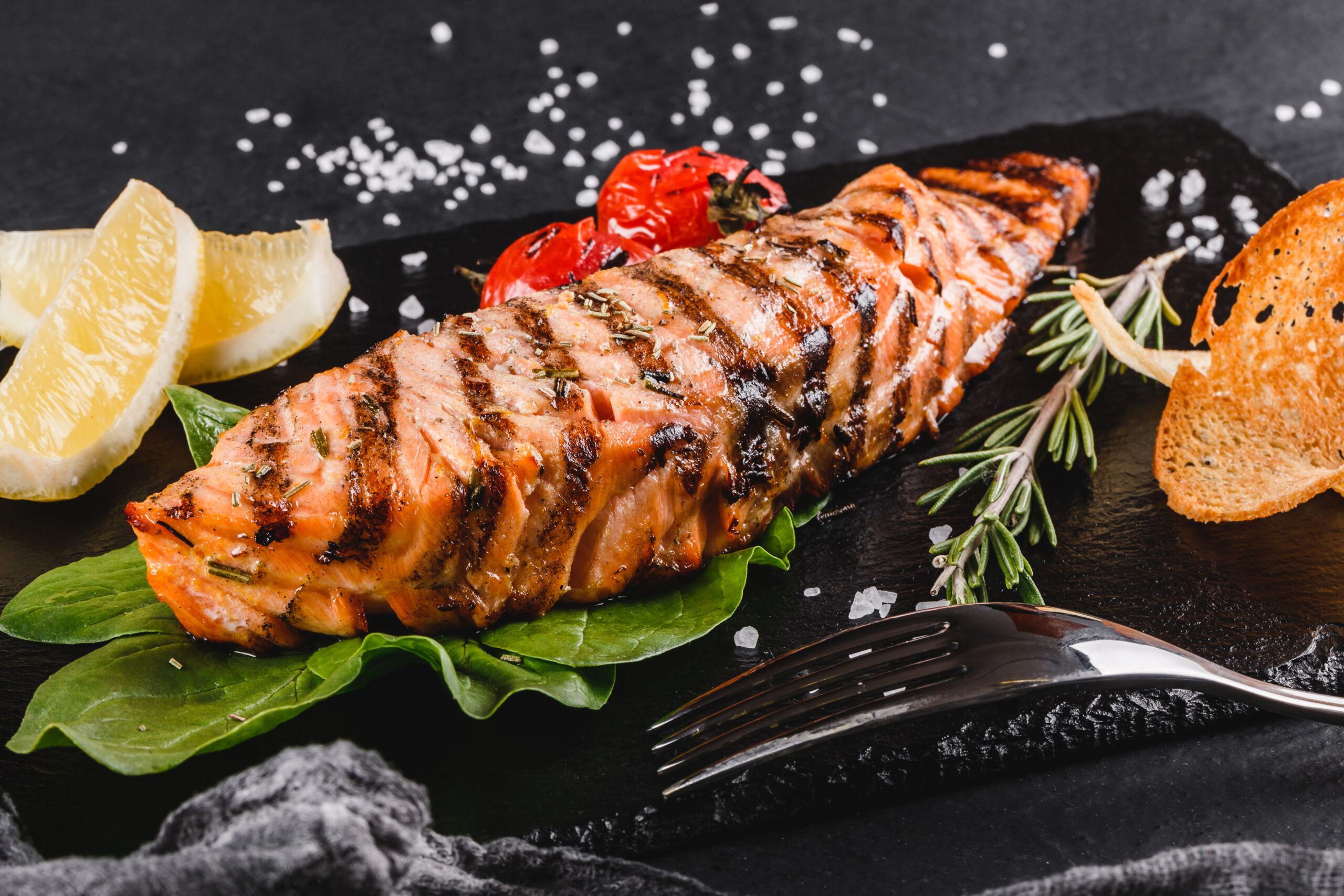 Păcăleala cu urmele de grătar de pe carne, la restaurant