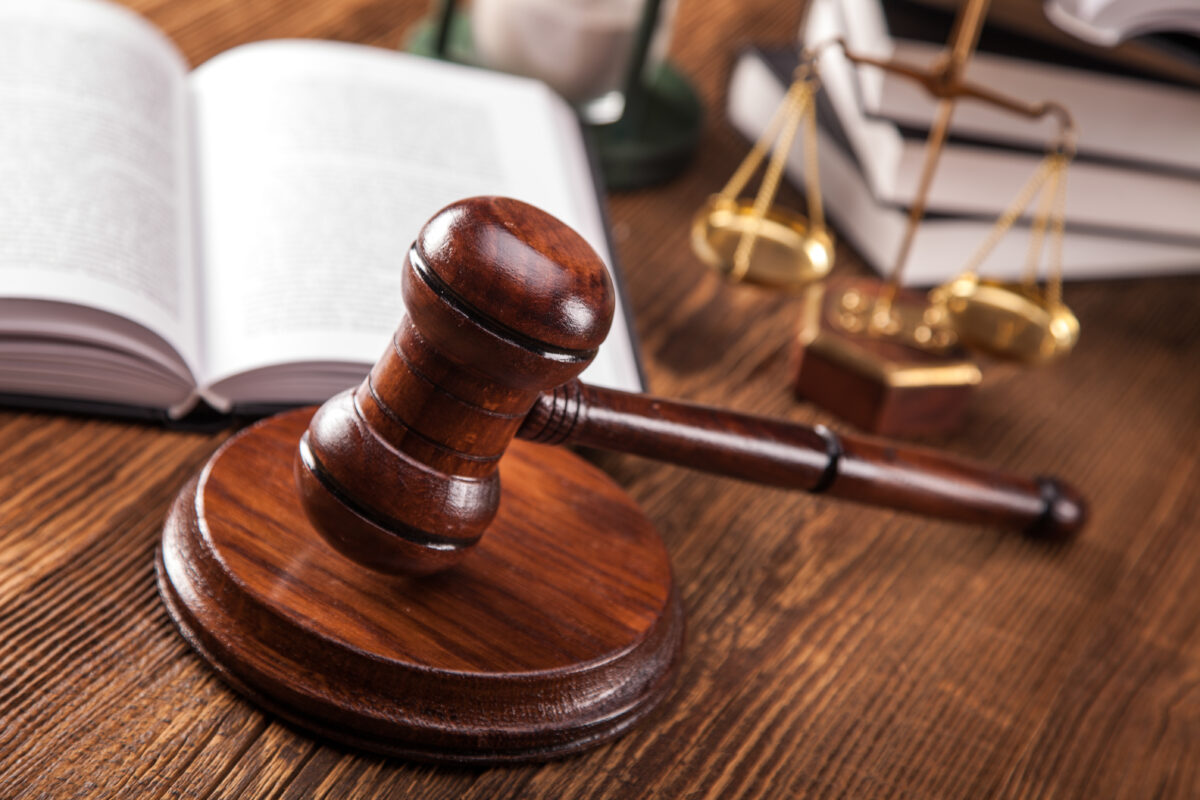 Fiul șefului de cabinet al premierului Recean, condamnat cu suspendare