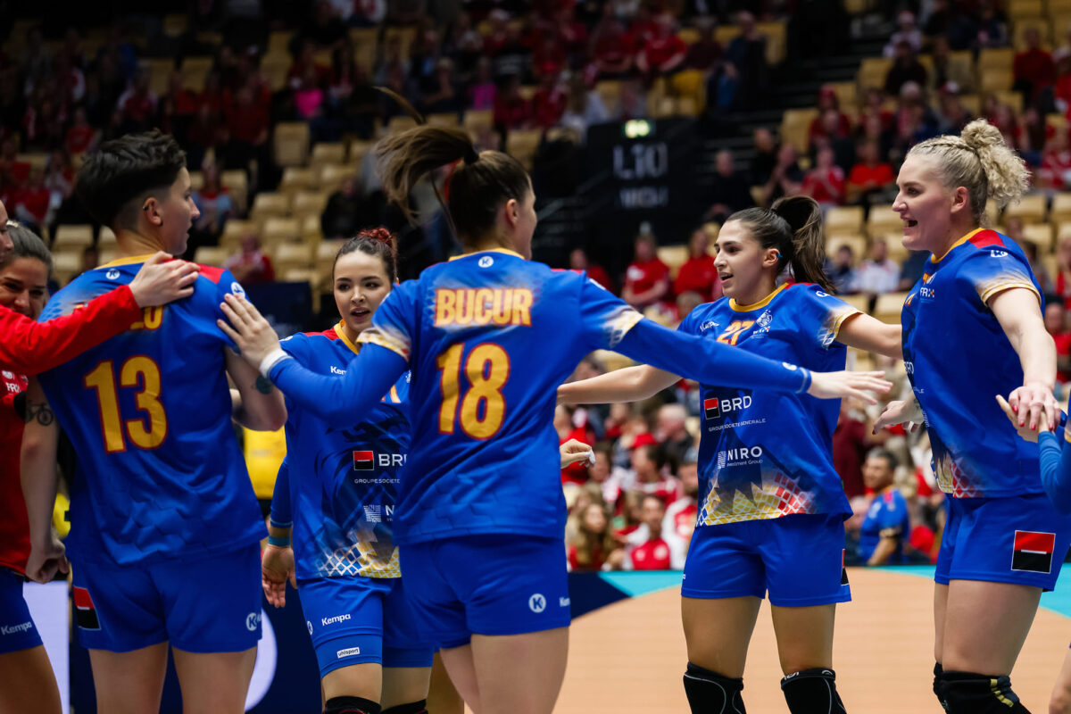 Handbal. România a dat de greu la Mondial. „Tricolorele”, făcute una cu parchetul de Danemarca