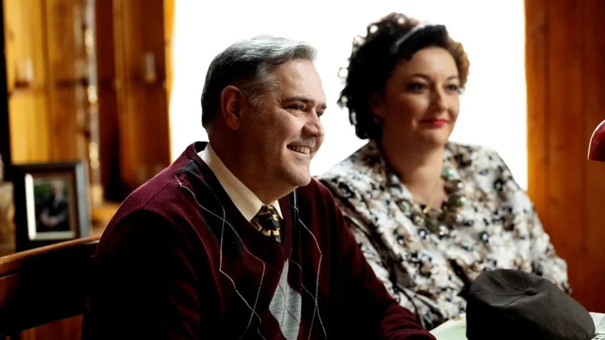 Adevărata soție a primarului Vasile din Las Fierbinți. A ținut-o departe de lumina reflectoarelor