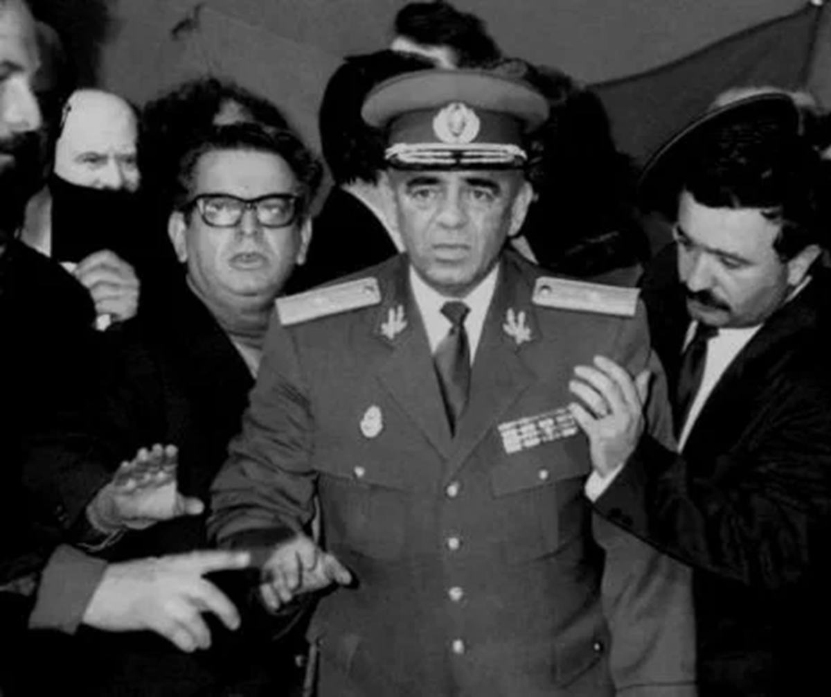 Povestea generalului Ștefan Gușă. Ar fi murit de la o cafea