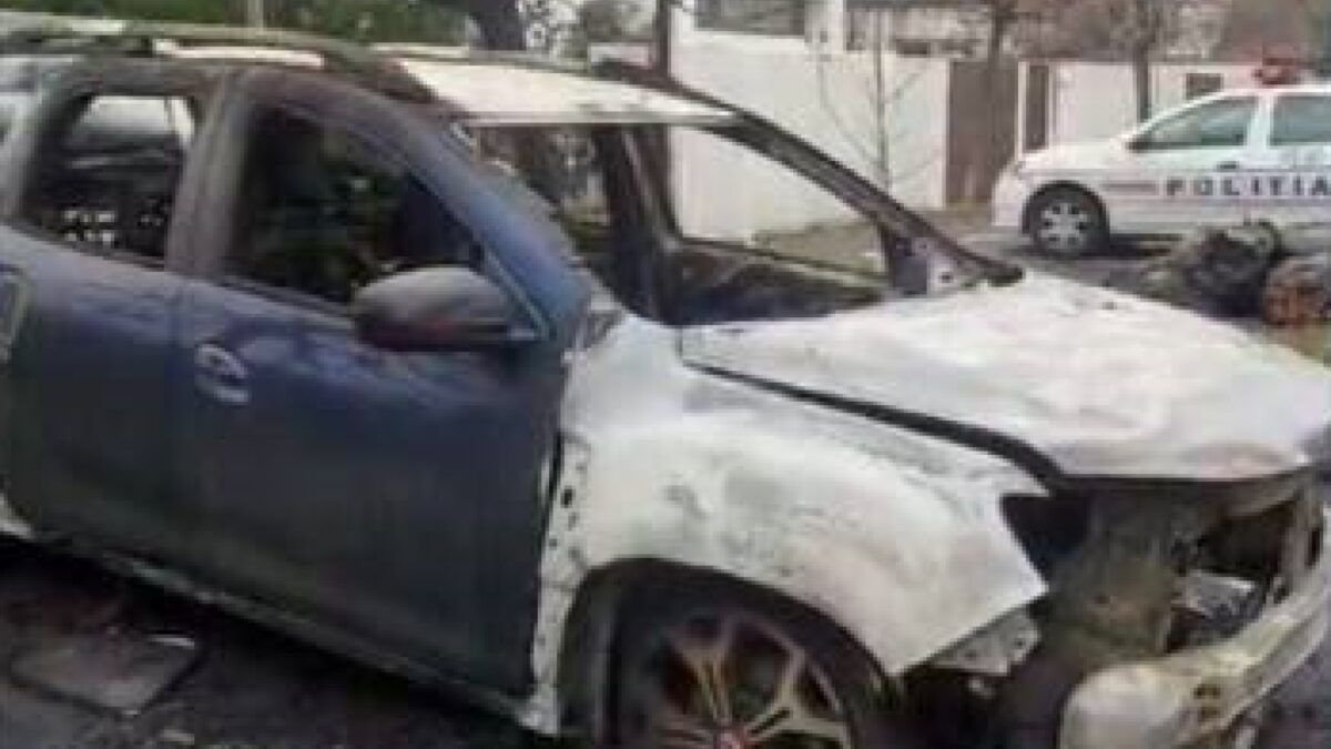 Atac mafiot la Timișoara. Mașina șefului piețelor a fost incendiată