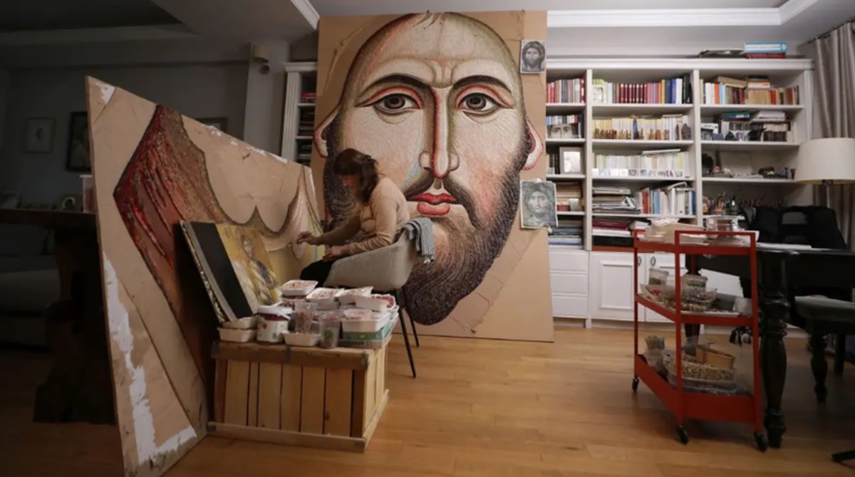 Icoana Pantocrator a Catedralei Neamului, aproape de finalizare. În prima lună a lui 2024 va fi montat mozaicul