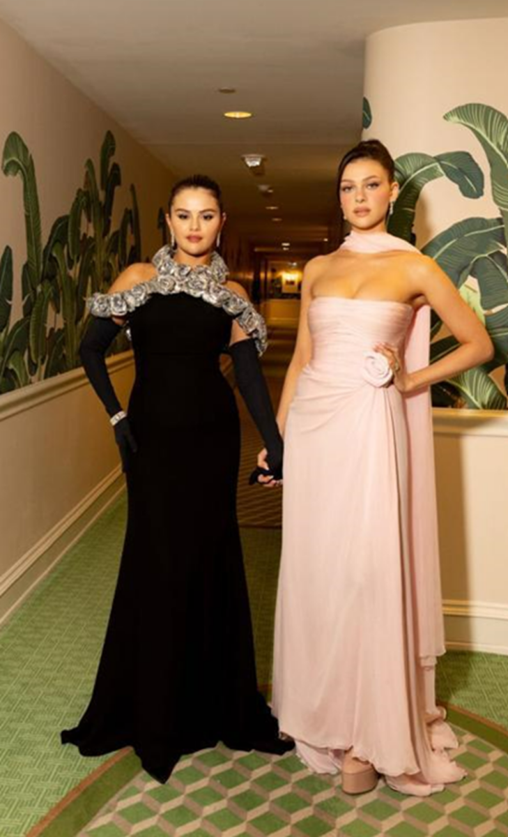 Ultima Gală din acest an a vedetelor americane. Selena Gomez așa cum nu ați mai văzut-o niciodată.