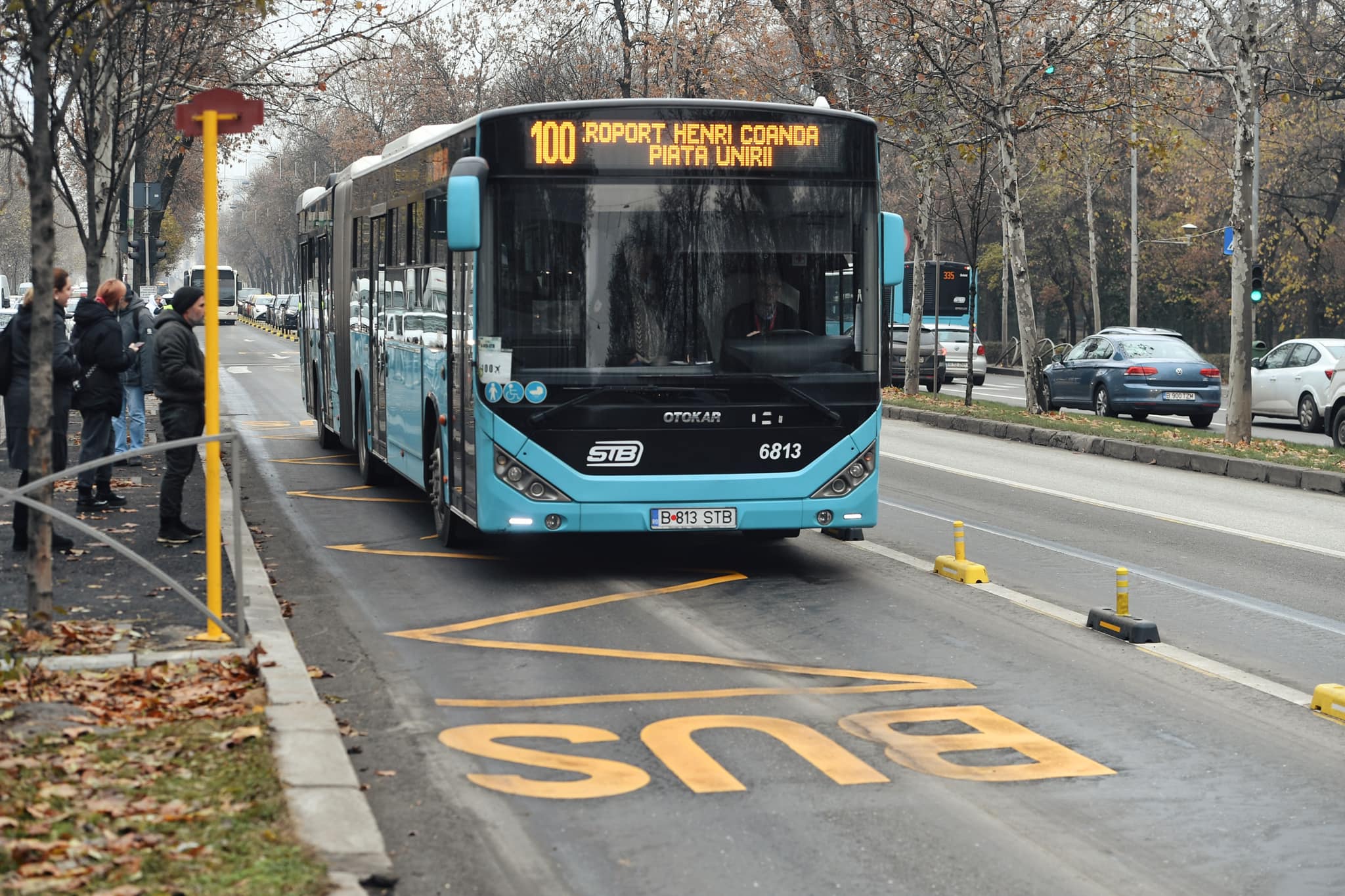 Zeci de șoferi STB, suspectați că au furat motorină din Autobaza Nordului. Ce au găsit polițiștii în locuințele lor