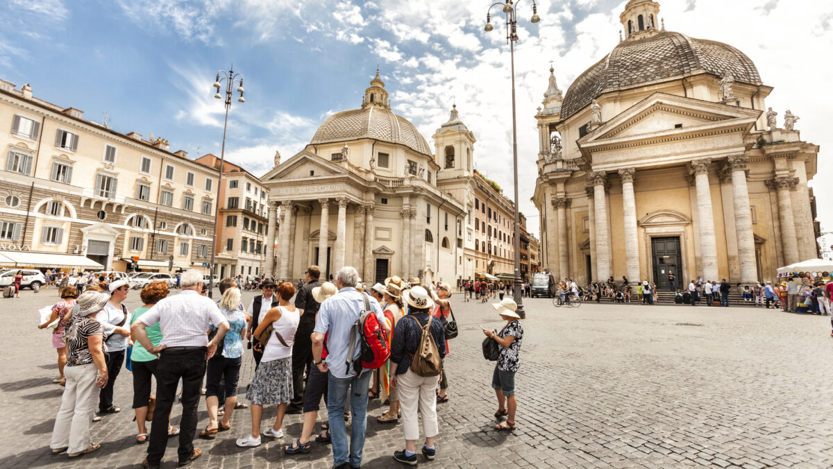 Optimism la Ministerul Culturii. Românii preiau obiceiurile occidentalilor