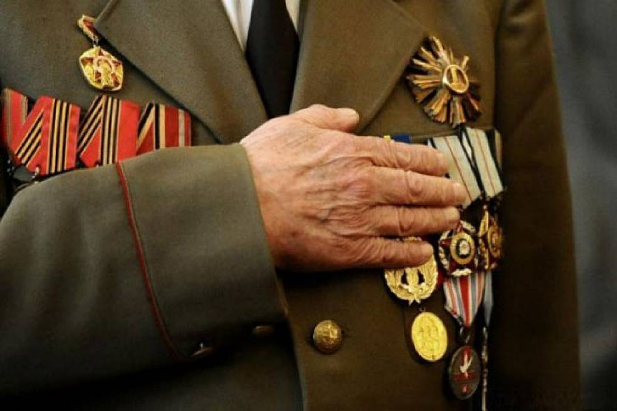Radu Negrici, veteran al celui de-al Doilea Război Mondial, a murit la 105 ani. Povestea unui erou
