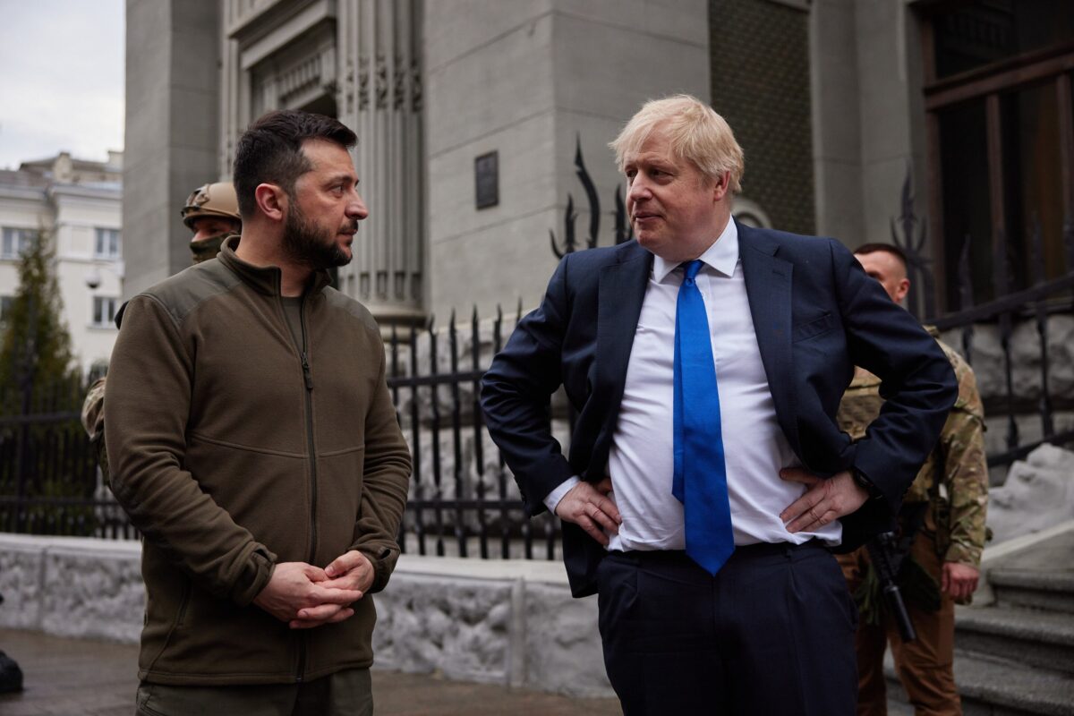 Boris Johnson, atac dur la adresa lui Vladimir Putin, după ce drona rusească a lovit linia ferată pe care călătorea fostul premier