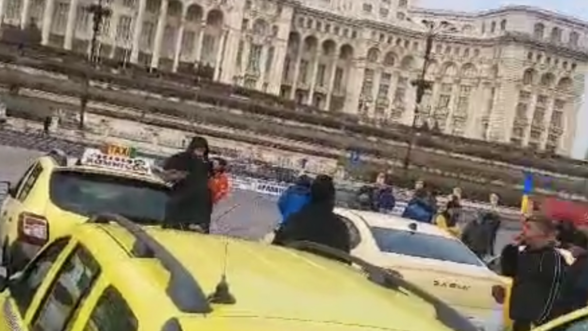 Taximetriștii au încheiat protestul. Revendicările acceptate de Guvern