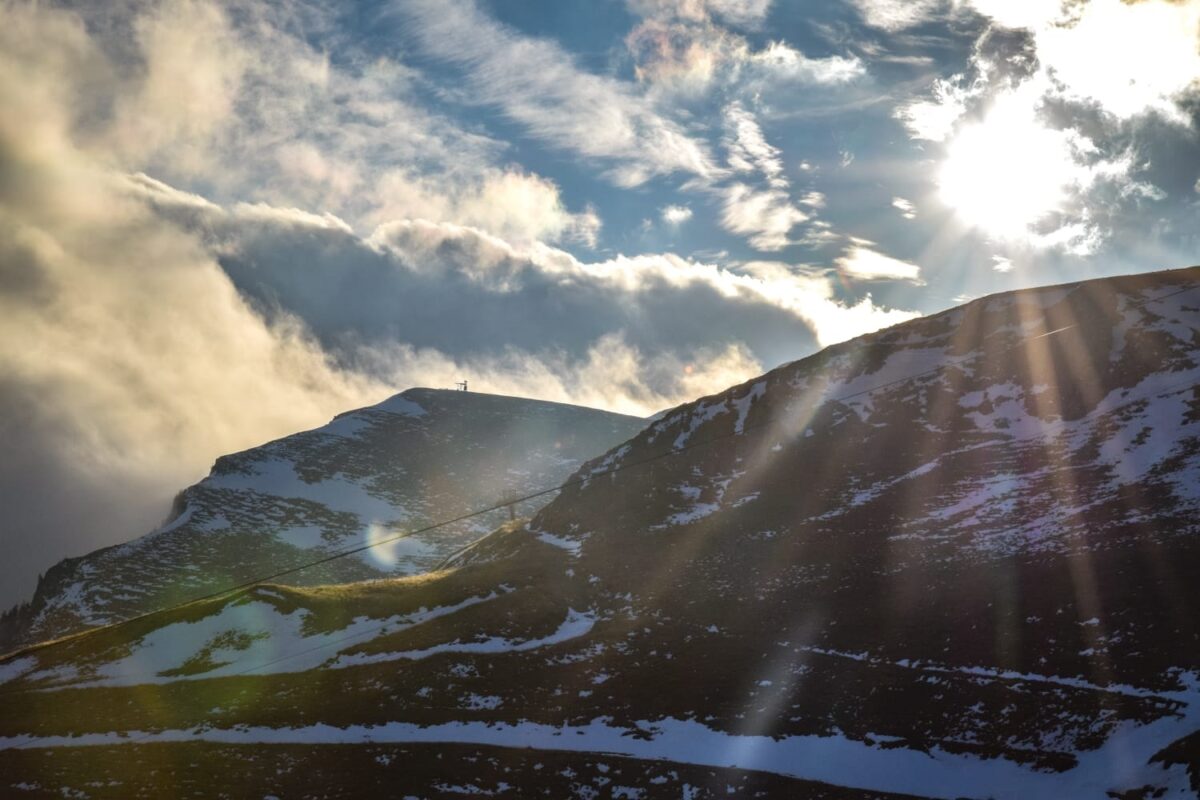 Se deschide sezonul de schi la Sinaia. Pârtiile disponibile pentru turiștii care ajung la cota 2000