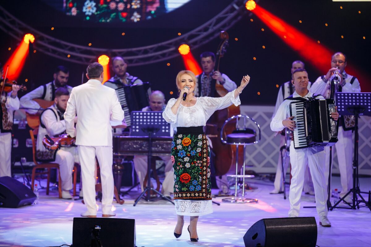 Adriana Ochișanu, proiect grandios Chișinău-București. Dezvăluiri despre carieră și familie