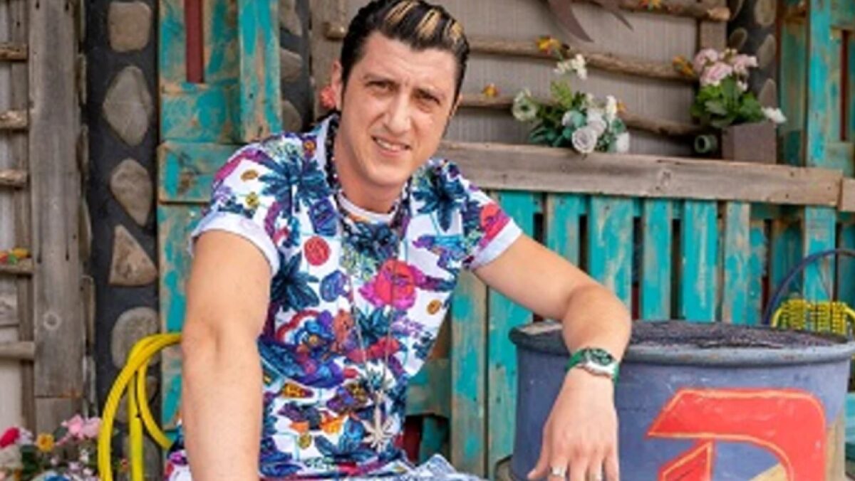 Ce studii are, de fapt, Giani din Las Fierbinți. A picat examenele de câteva ori